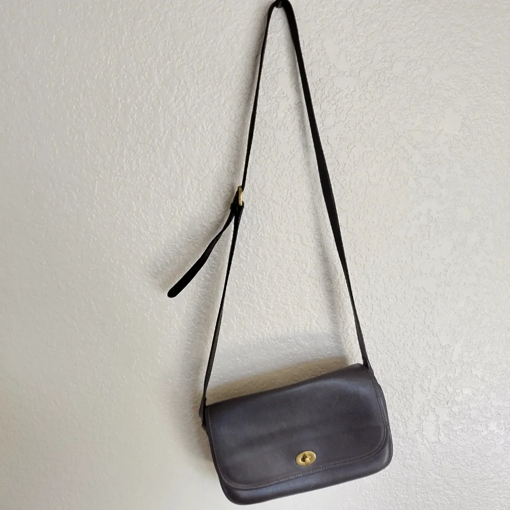 Vintage Coach 202-07 City Bag Crossbody Shoulder Dark Brown Leather